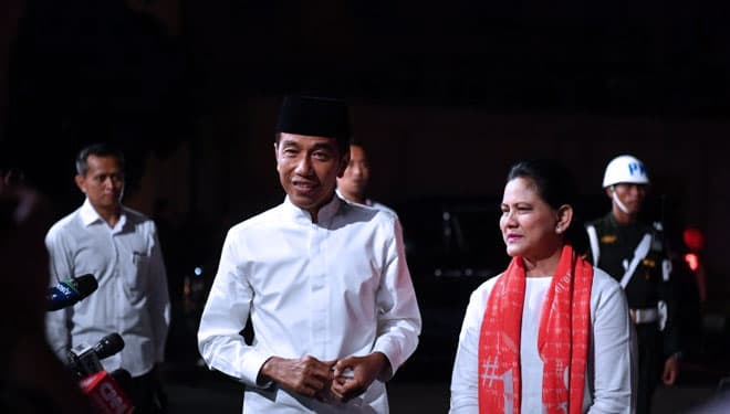 Jokowi Sempatkan Makan Malam Jelang Debat Pilpres 2019 Jilid V